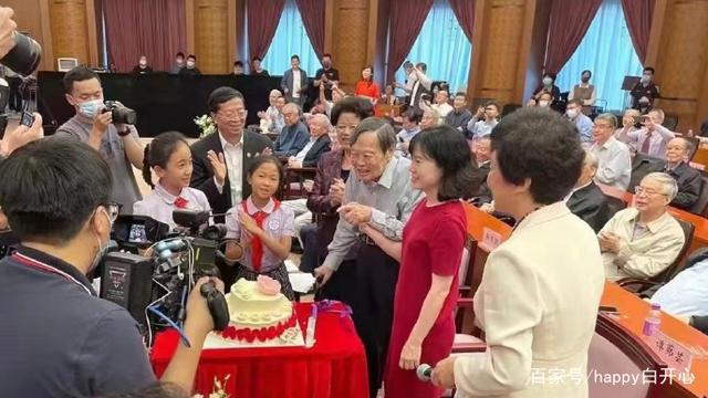 科普展现:翁帆命理分析（翁帆命理分析解析）